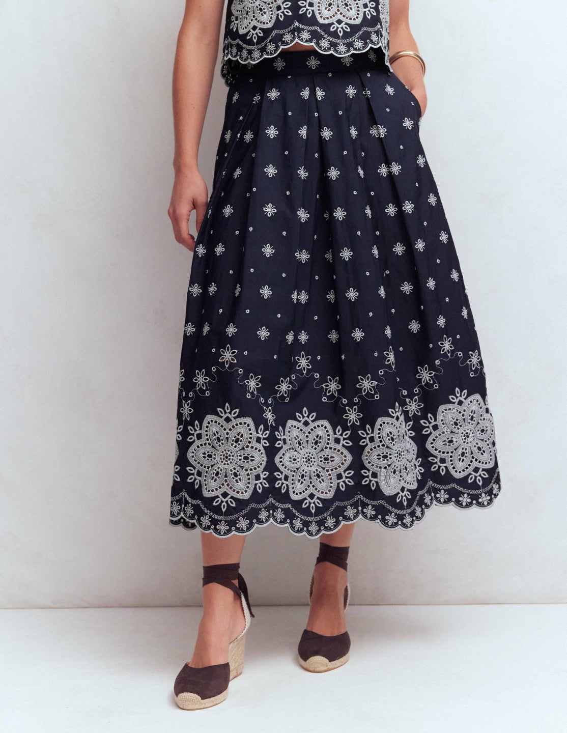Boden Women Verity Broderie Poplin Skirt-Navy