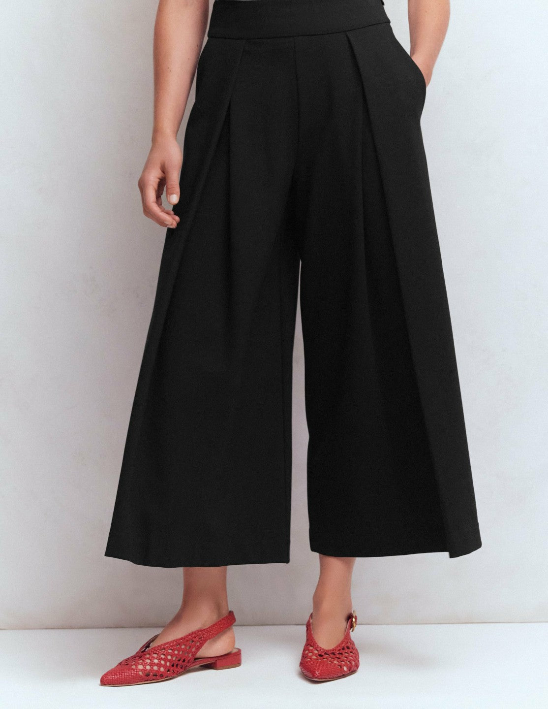 Boden Women Single Pleat Ponte Culotte-Black