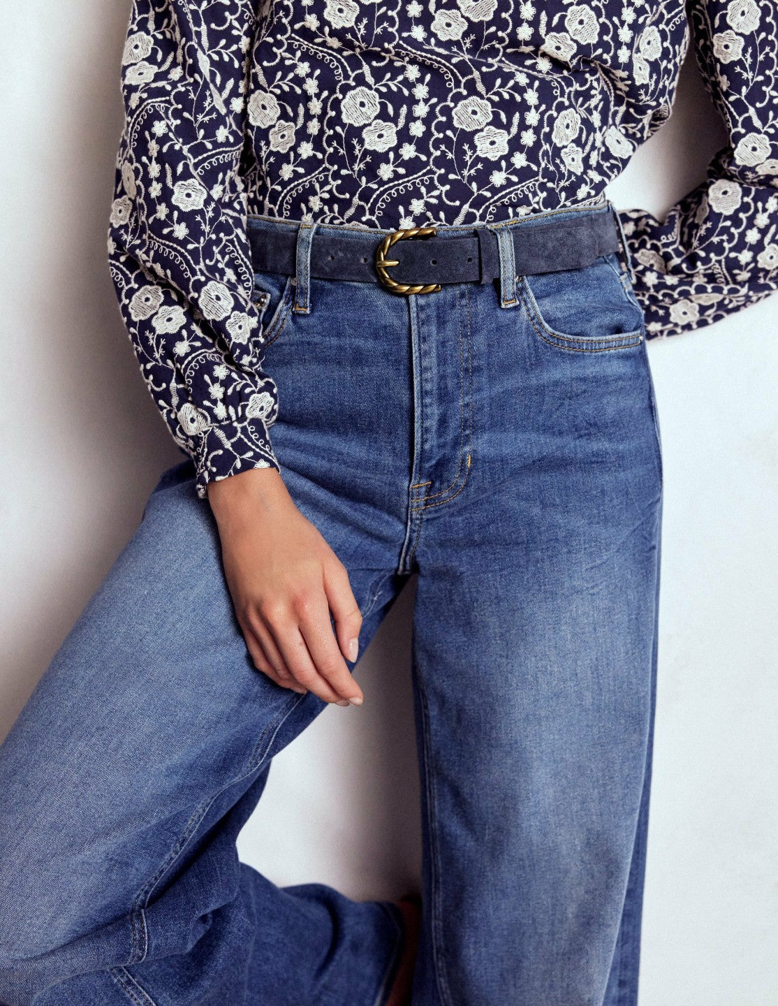 Boden Women Twist Buckle Belt-Navy