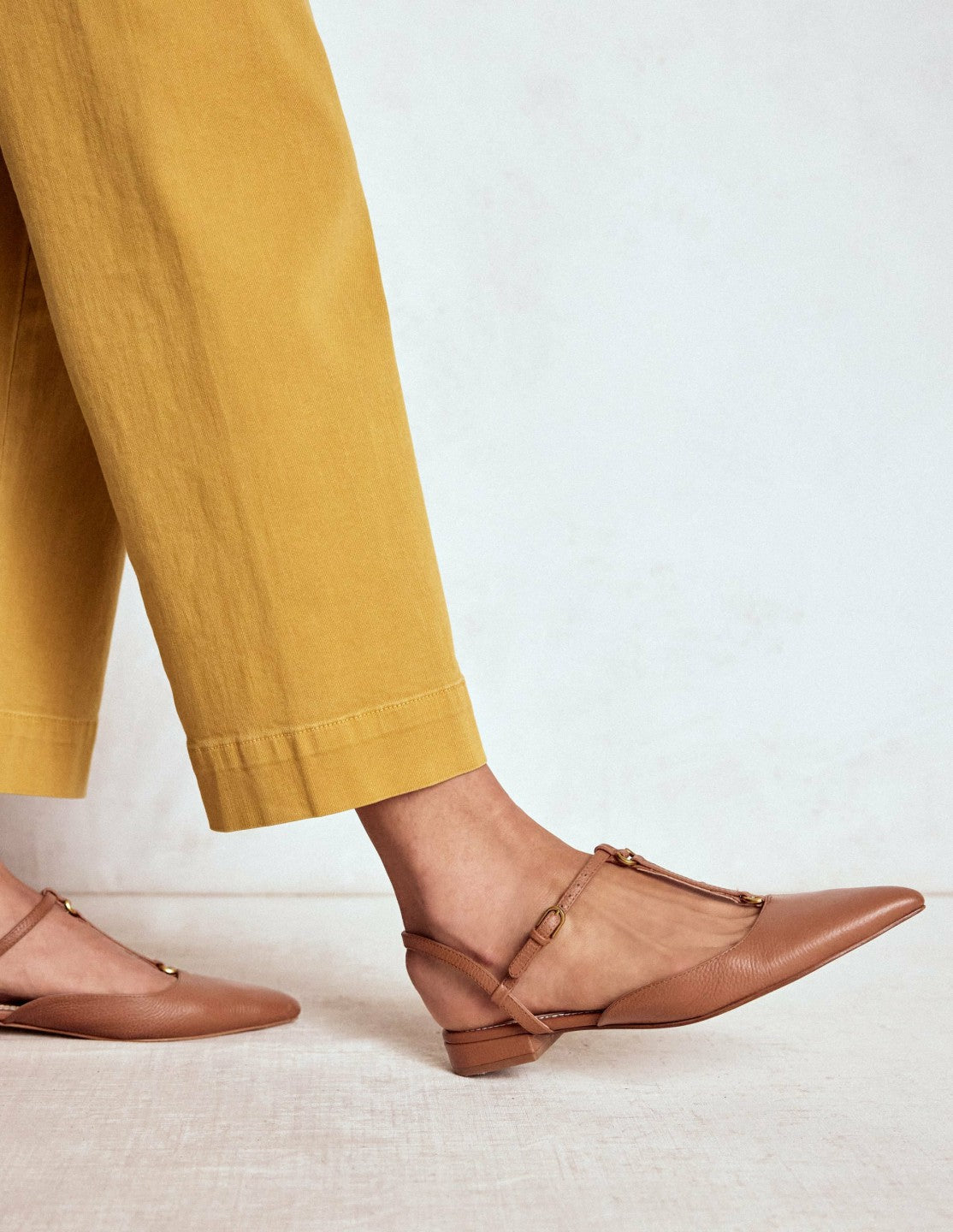 Boden Women T-Bar Point Flats-Tan