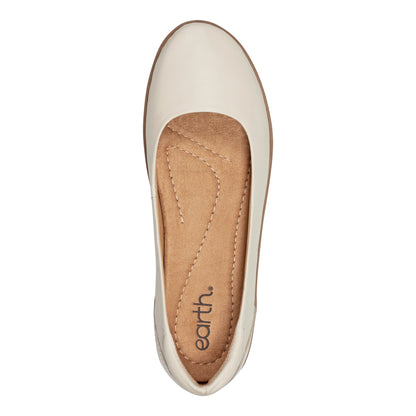 Earth Shoes Landen Round Toe Casual Flats